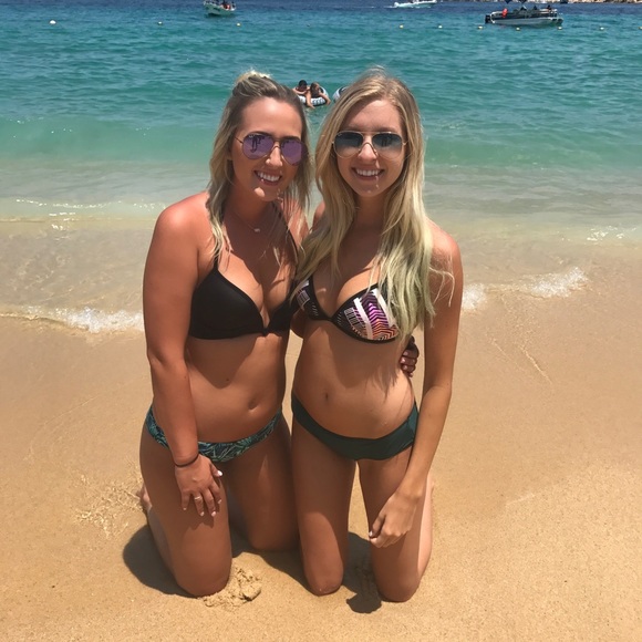 Black bikini top - Picture 4 of 5